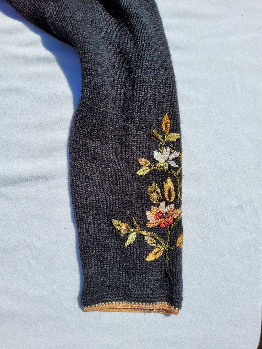 Vintage TIARA International Embroidered Beaded Floral Button Front Cardigan - Picture 6 of 6